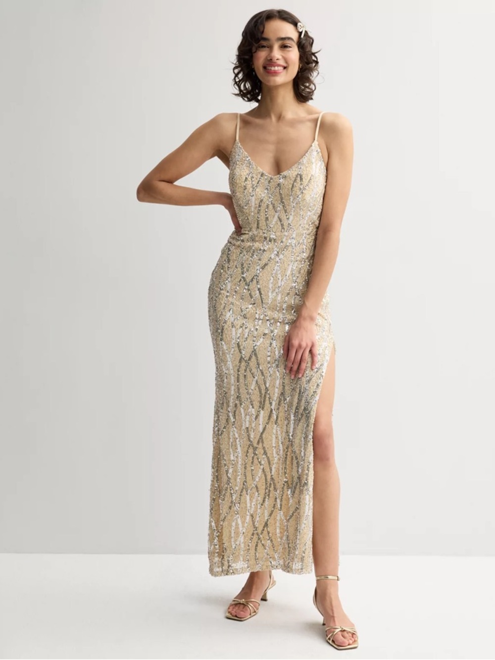 NWT Juniors' Jump Apparel Beaded And Sequin Tulle Tie Back Gown